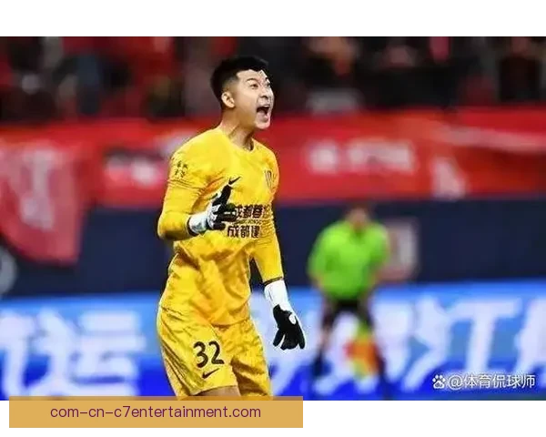 刘殿座屡献神扑力保三镇球门显英雄本色助力球队强势反弹