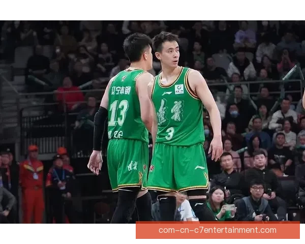 阿克利乌什中场调度展现卓越天赋助球队掌控比赛节奏